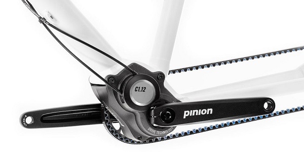 Pinion closed gearing system